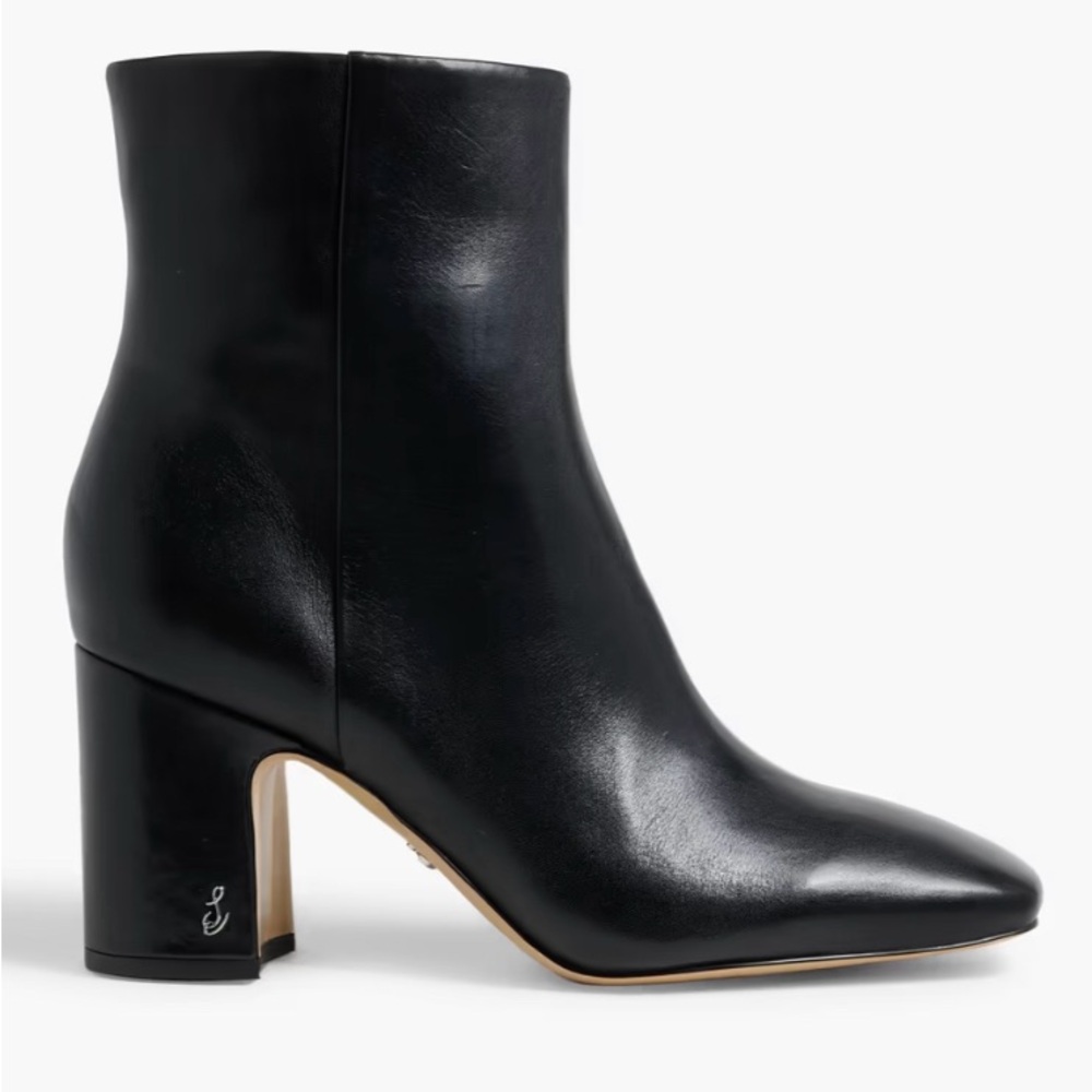 Stunning Fawn Black Leather Ankle Boots